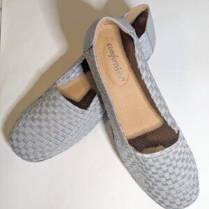 Comfortview Bethany flats Size 8WW Silver